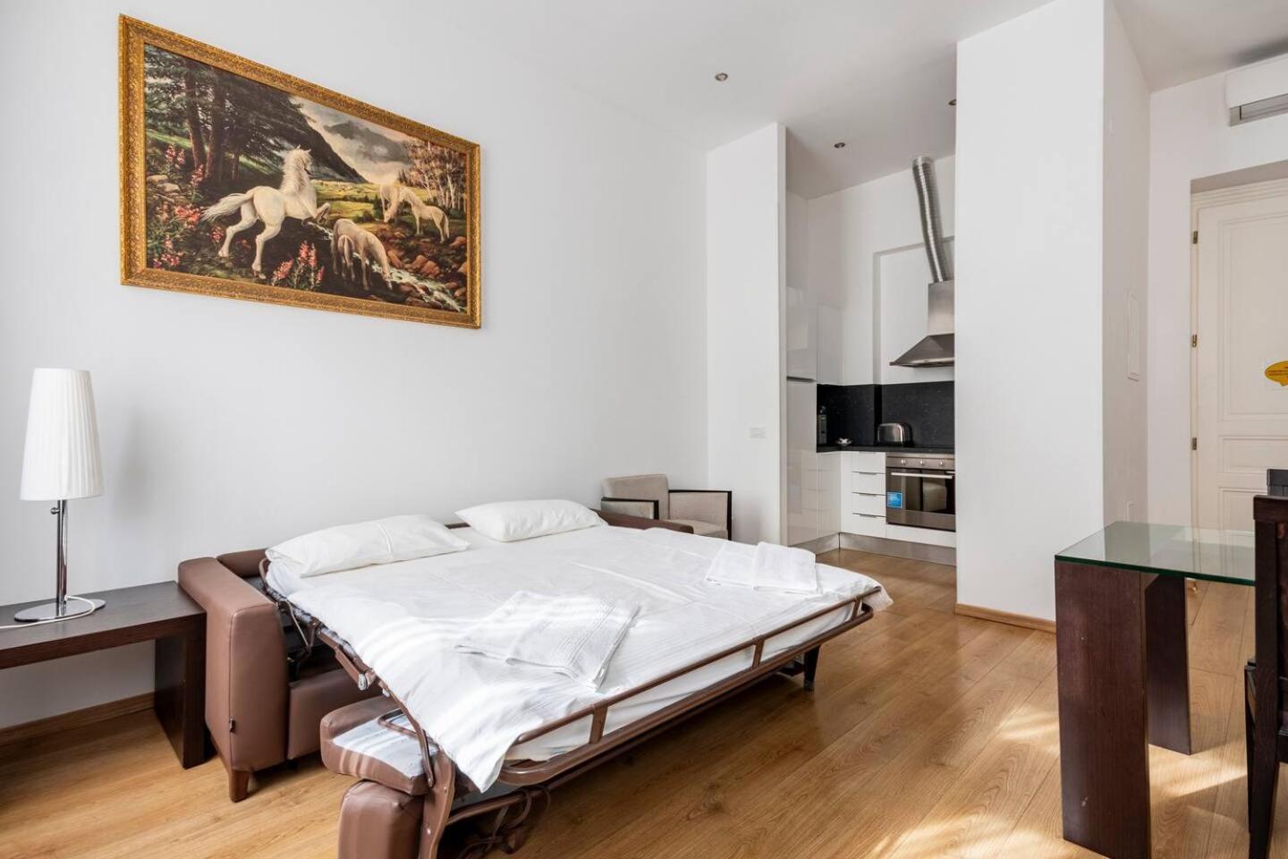 Place Of Grace - 50 Meters From Dancing House Prague Room photo